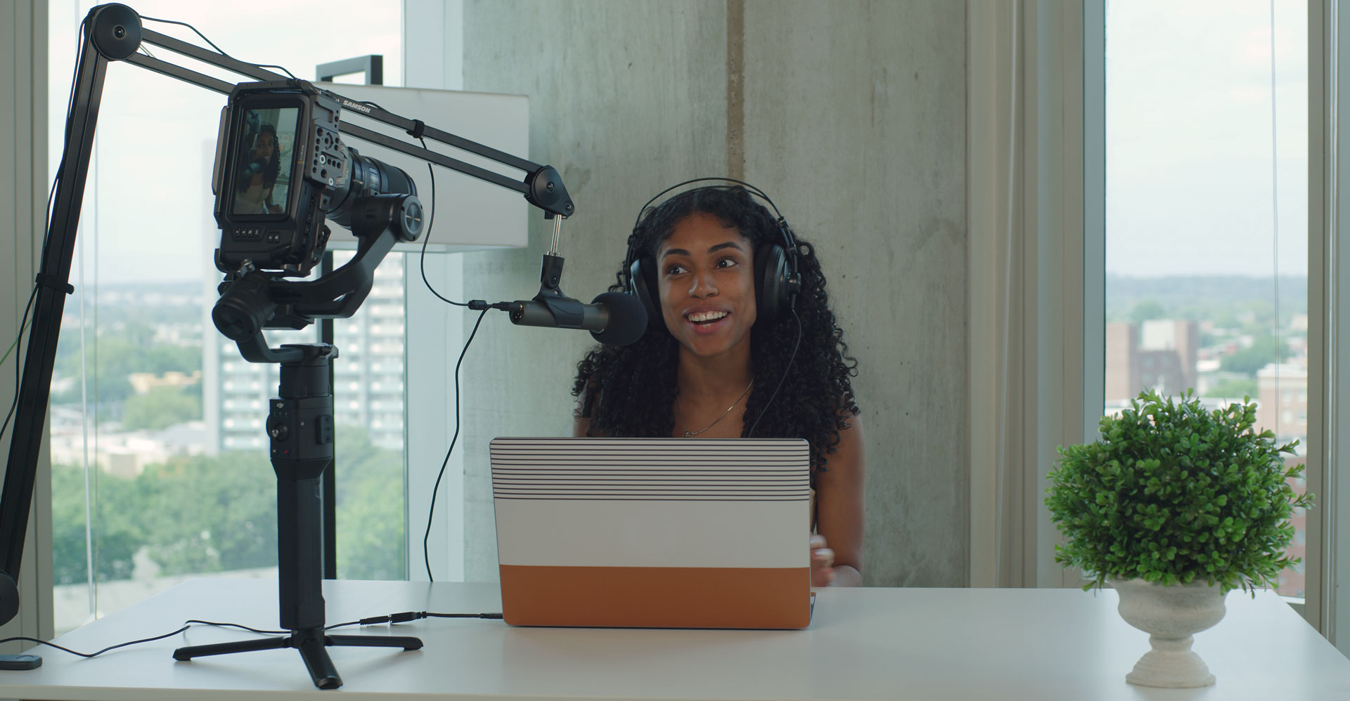 Samson Q2U in a recording setup